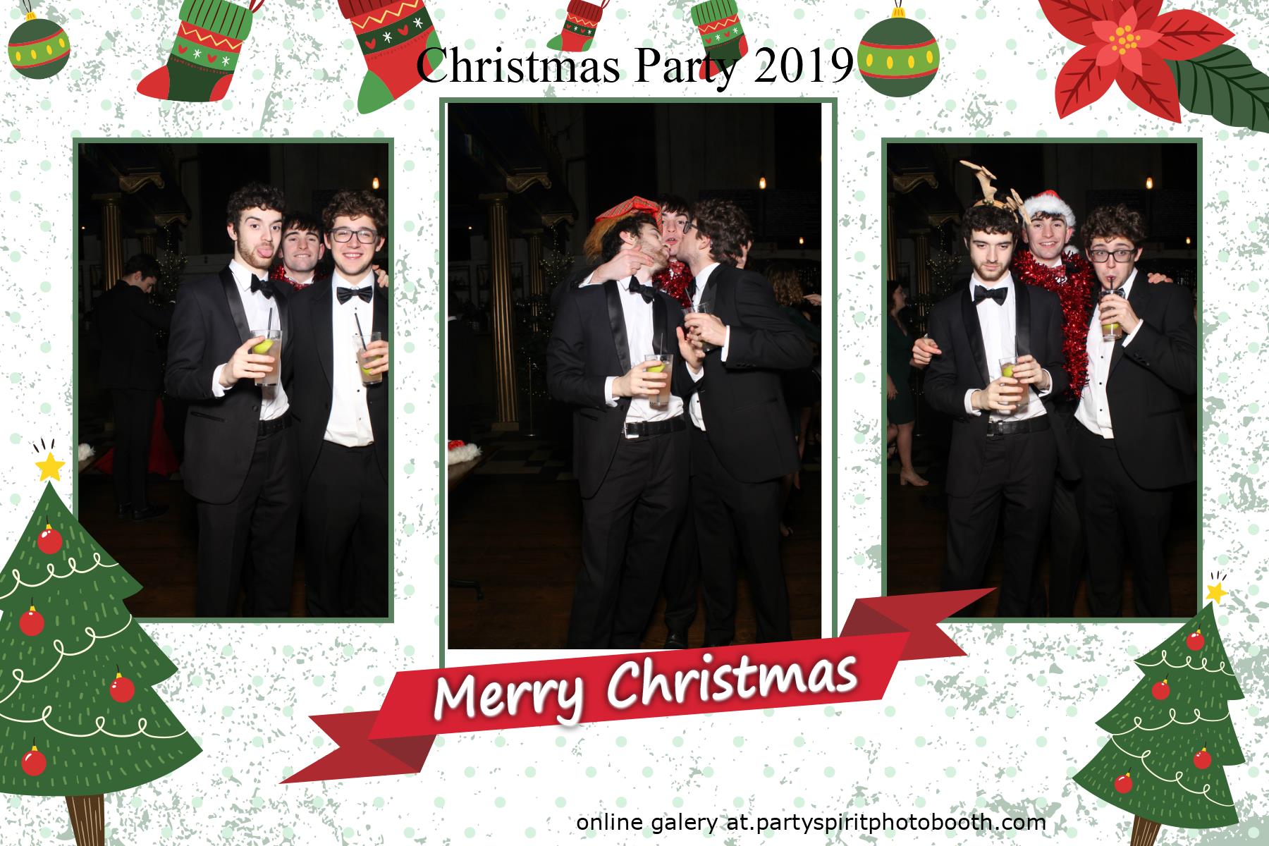 Christmas Party | View more photos from the event at gallery.partyspiritphotobooth.com/u/PartySpiritPhotoBooth/Christmas-Party-0